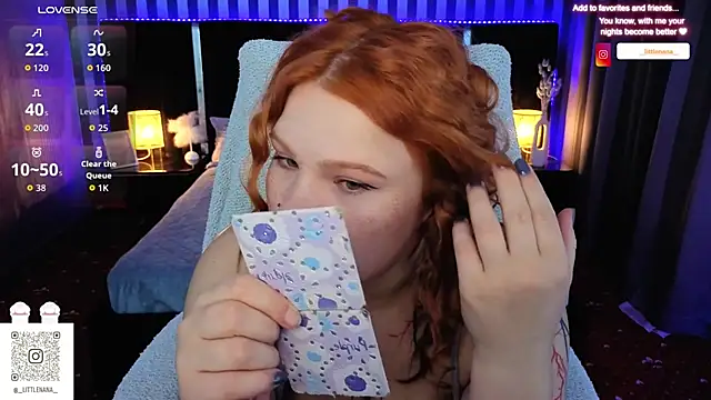 Clumsy Nana online show from October 3, 6:38 pm