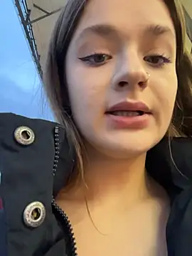 Snapshot of KittyQueeny chatting on November 26, 1:12 pm KittyQueeny online show from November 26, 1:12 pm