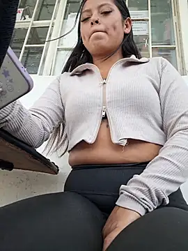 Snapshot of LunaHot_777 chatting on November 17, 6:24 pm LunaHot 777 online show from November 17, 6:24 pm