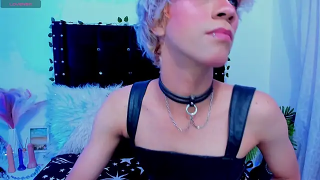 Cooperrosscute233 online show from November 7, 10:10 pm