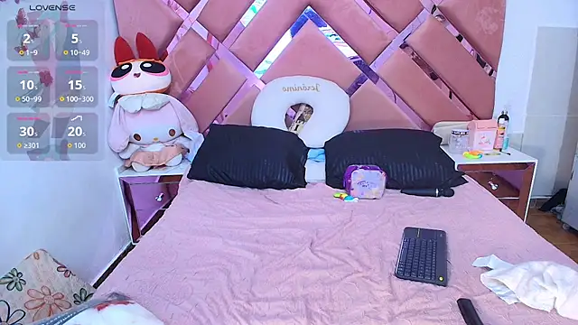 BrittanyBoa online show from December 21, 7:32 pm