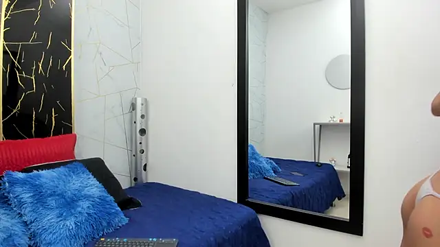 Snapshot of HannaHot_69 chatting on October 5, 12:47 pm HannaHot 69 online show from October 5, 12:47 pm