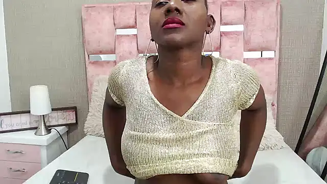 Snapshot of NahomyHawk chatting on November 30, 6:17 am NahomyHawk online show from November 30, 6:17 am