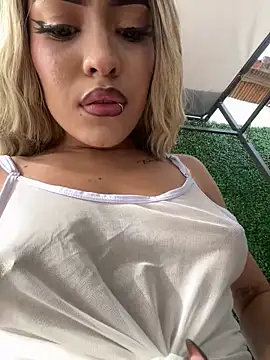 Snapshot of MystiqueXXX chatting on September 13, 1:22 pm MystiqueXXX online show from September 13, 1:22 pm