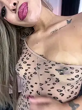 Snapshot of MystiqueXXX chatting on October 17, 1:14 pm MystiqueXXX online show from October 17, 1:14 pm