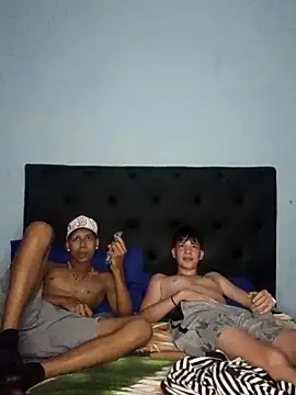 Snapshot of CUB4N1TX_xx chatting on October 2, 4:30 am CUB4N1TX xx online show from October 2, 4:30 am