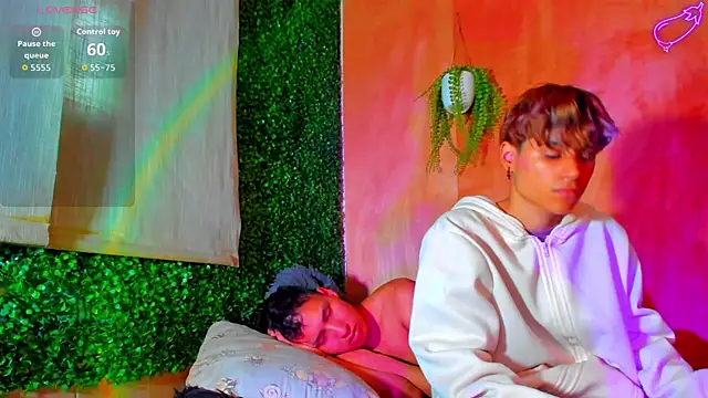 Snapshot of spicy_adonhis chatting on November 19, 12:49 pm spicy adonhis online show from November 19, 12:49 pm