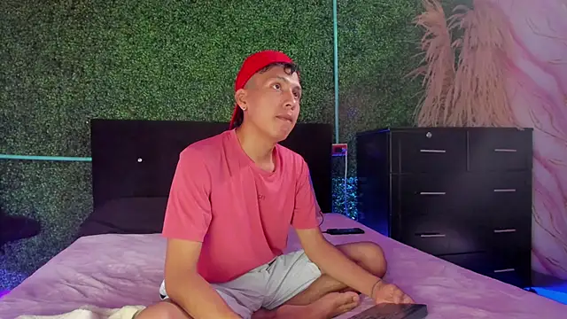 spicy adonhis online show from April 9, 2:22 pm