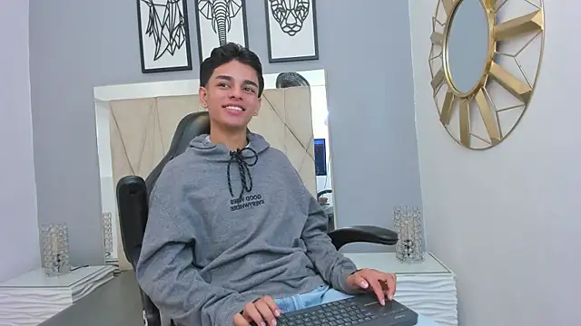 owen  johnson online show from September 24, 11:57 am