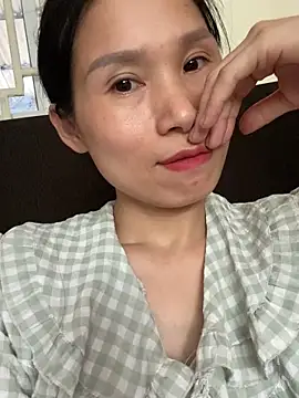 Snapshot of MinHiNi chatting on September 18, 7:21 am MinHiNi online show from September 18, 7:21 am