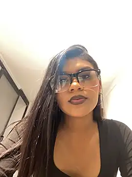 AlaiaMoretti online show from November 9, 2:43 am