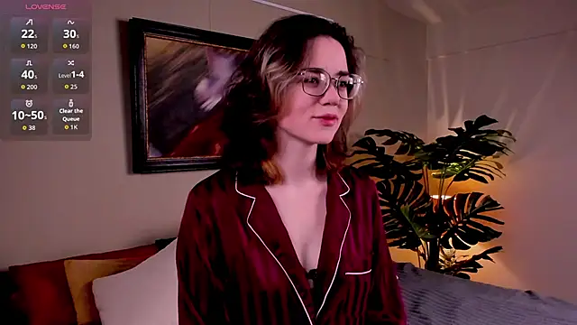 Sunny Teaze online show from February 26, 7:18 am