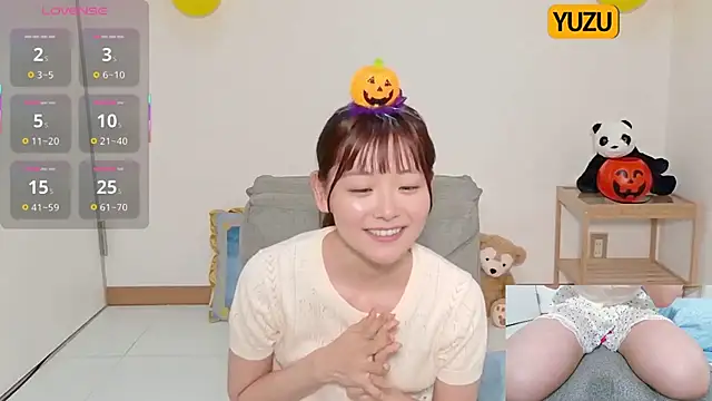 Snapshot of yuzukichi_jp chatting on October 14, 4:13 am yuzukichi jp online show from October 14, 4:13 am