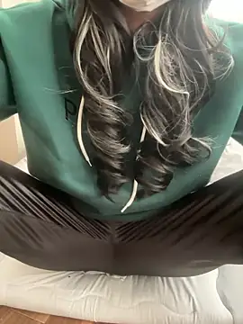 iikangi online show from February 15, 6:10 am