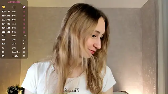 Snapshot of BeatrixHiett chatting on October 14, 3:07 am BeatrixHiett online show from October 14, 3:07 am