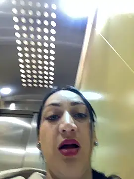 Ninabigtitied online show from October 5, 3:54 pm