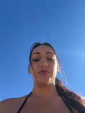 Ninabigtitied online show from November 3, 11:33 am