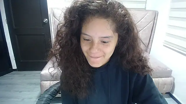 Snapshot of Velvet_Moon_V chatting on October 13, 1:11 pm Velvet Moon V online show from October 13, 1:11 pm