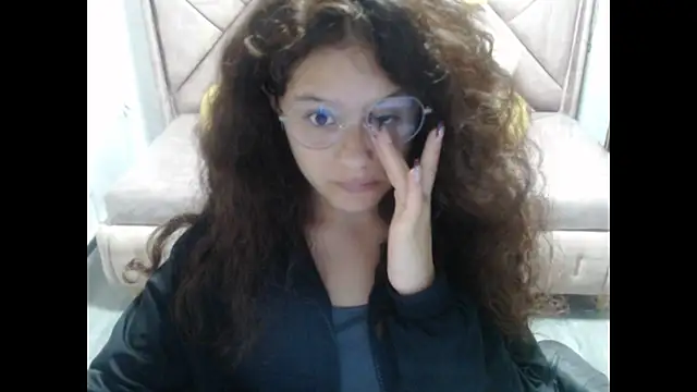 Snapshot of Velvet_Moon_V chatting on October 28, 1:25 pm Velvet Moon V online show from October 28, 1:25 pm