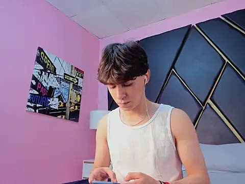 RoberthAlv online show from February 10, 1:37 pm