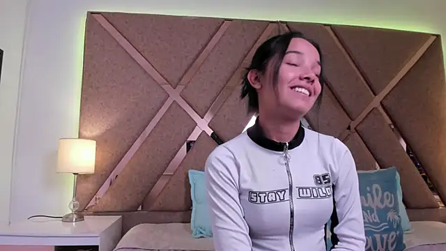 BelhaLawuo online show from January 17, 8:34 pm