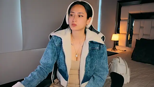 Adhara7 online show from April 4, 7:22 pm