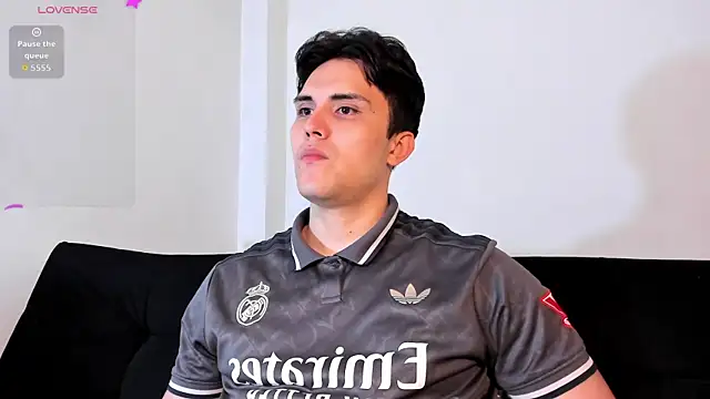 Snapshot of jasonxd9898 chatting on December 5, 1:03 am jasonxd9898 online show from December 5, 1:03 am