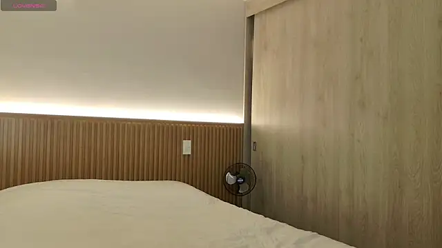 Snapshot of karinasantos_ chatting on September 11, 1:00 pm karinasantos online show from September 11, 1:00 pm