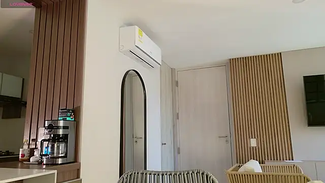 Snapshot of karinasantos_ chatting on September 15, 3:01 pm karinasantos online show from September 15, 3:01 pm