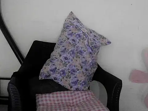 Snapshot of mimi15 chatting on November 1, 10:56 pm mimi15 online show from November 1, 10:56 pm