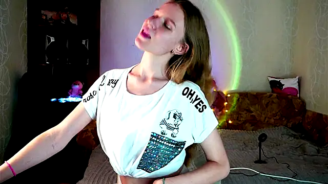 Snapshot of Luntryy chatting on November 21, 10:58 am Luntryy online show from November 21, 10:58 am