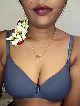 Snapshot of Tamil_kavinila chatting on November 30, 4:05 am Tamil kavinila online show from November 30, 4:05 am