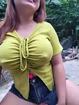 Snapshot of Akira_sera chatting on October 31, 9:43 am Akira sera online show from October 31, 9:43 am