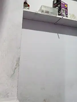 Snapshot of poojam93 chatting on October 6, 2:20 am poojam93 online show from October 6, 2:20 am