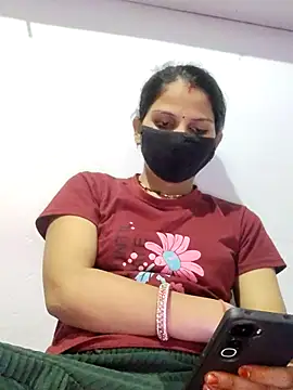 Snapshot of poojam93 chatting on October 27, 2:10 pm poojam93 online show from October 27, 2:10 pm