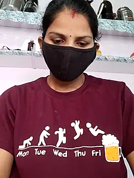 Snapshot of poojam93 chatting on November 30, 3:43 am poojam93 online show from November 30, 3:43 am