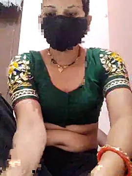 Snapshot of poojam93 chatting on December 16, 3:33 am poojam93 online show from December 16, 3:33 am