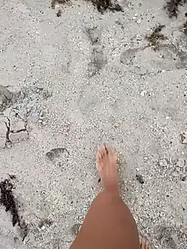 Snapshot of sarahkat86 chatting on October 25, 7:08 pm sarahkat86 online show from October 25, 7:08 pm