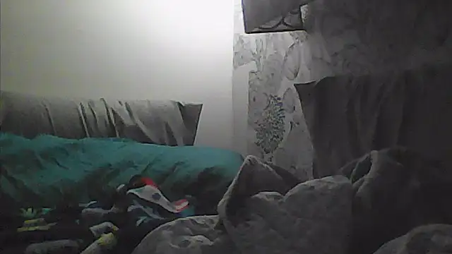 Snapshot of sarahkat86 chatting on November 11, 12:27 pm sarahkat86 online show from November 11, 12:27 pm