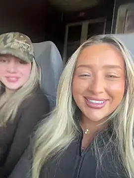 Laceyvipx online show from April 8, 1:11 pm