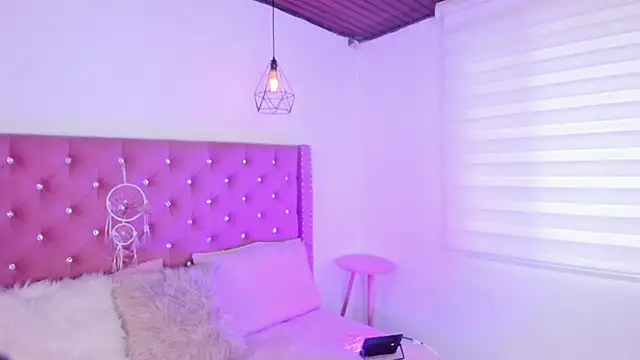 Snapshot of Jade_rey_ chatting on September 15, 8:20 pm Jade rey online show from September 15, 8:20 pm