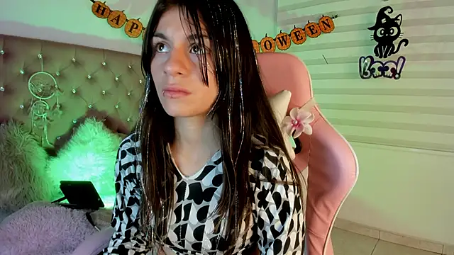 Snapshot of Jade_rey_ chatting on October 11, 4:12 am Jade rey online show from October 11, 4:12 am