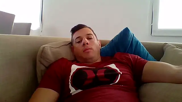 Snapshot of luca23millo90 chatting on October 19, 5:46 pm luca23millo90 online show from October 19, 5:46 pm