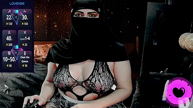 SultanaLayla online show from December 3, 7:34 pm