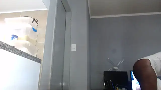 Snapshot of YummySyriaxoxo chatting on October 18, 7:31 am YummySyriaxoxo online show from October 18, 7:31 am