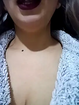 LINA-DALOUA online show from January 6, 7:28 pm