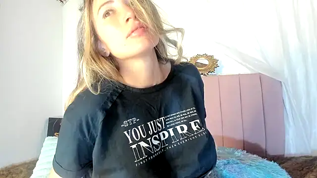 Snapshot of Tania_xw chatting on November 11, 1:05 am Tania xw online show from November 11, 1:05 am