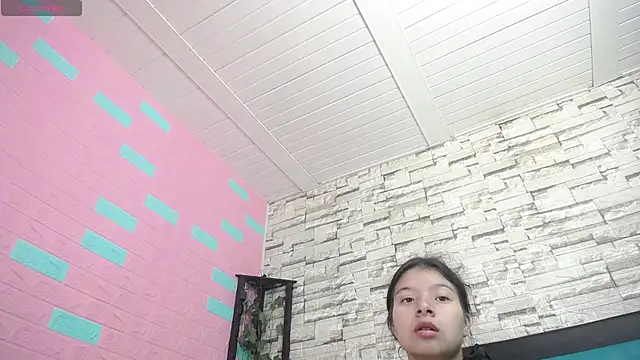 maily can online show from December 5, 1:09 pm