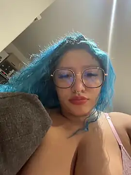 HATSUNE   online show from March 31, 10:21 pm