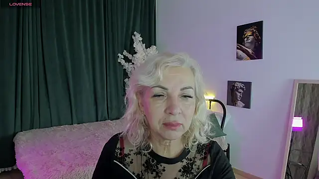 LiliaMoons online show from November 27, 12:40 pm